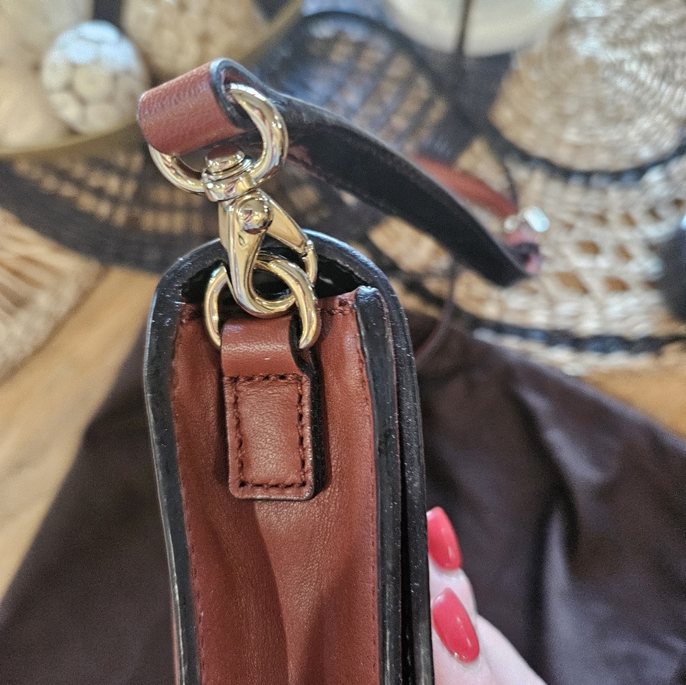 Kate Spade Hampton Road Juliana crossbody, gold turn lock purse - Picture 7 of 10